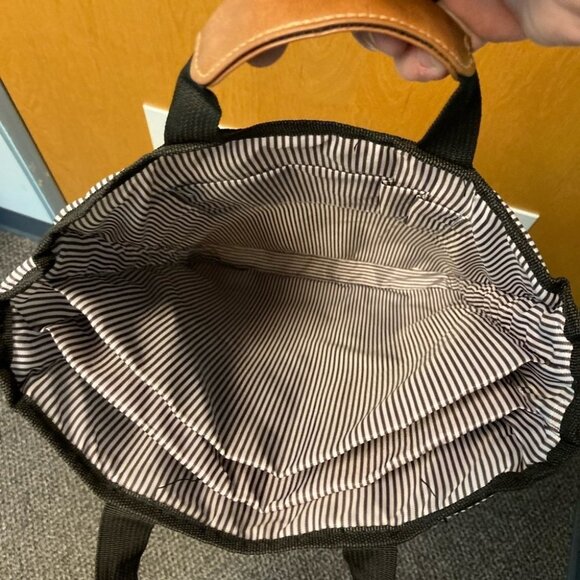 PKG soft body padded laptop or tablet tote with 3 compartments - Picture 5 of 8